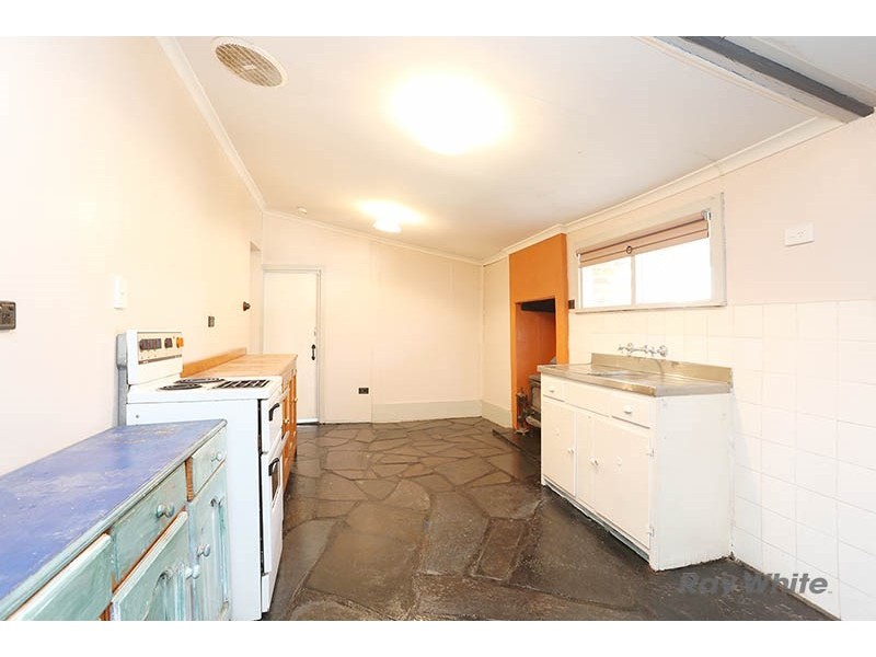 8 Ayers Street, Burra SA 5417