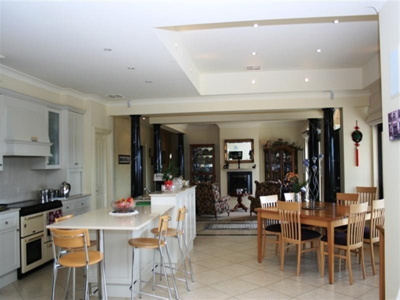 13 Bindarrah Road, Clare SA 5453