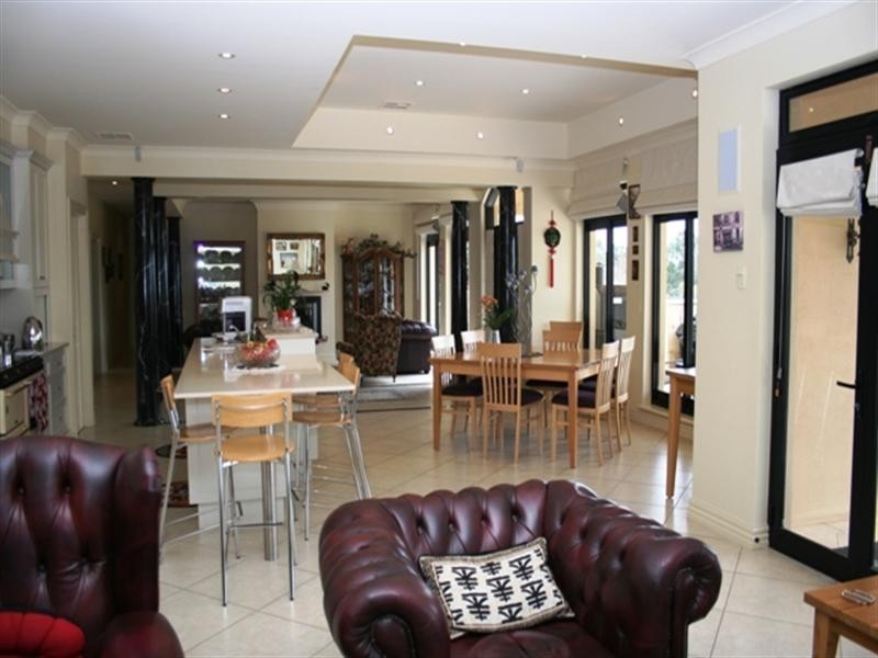 13 Bindarrah Road, Clare SA 5453