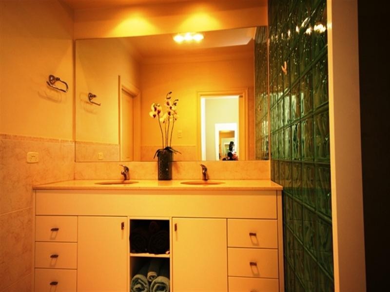 13 Bindarrah Road, Clare SA 5453