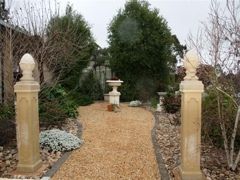 13 Bindarrah Road, Clare SA 5453