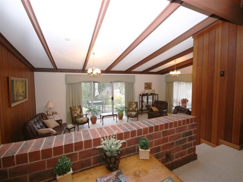 12 Sunnyside Drive, Clare SA 5453