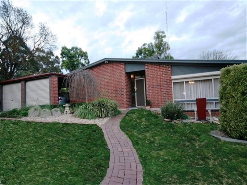 12 Sunnyside Drive, Clare SA 5453