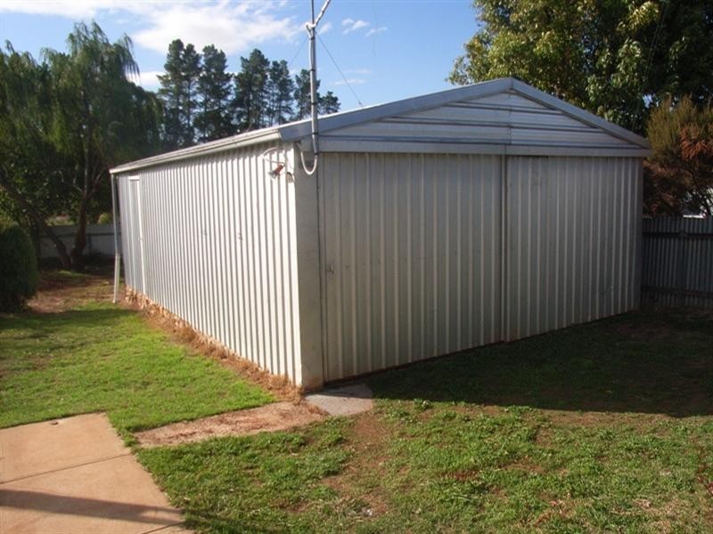 29 Essington Avenue, Clare SA 5453