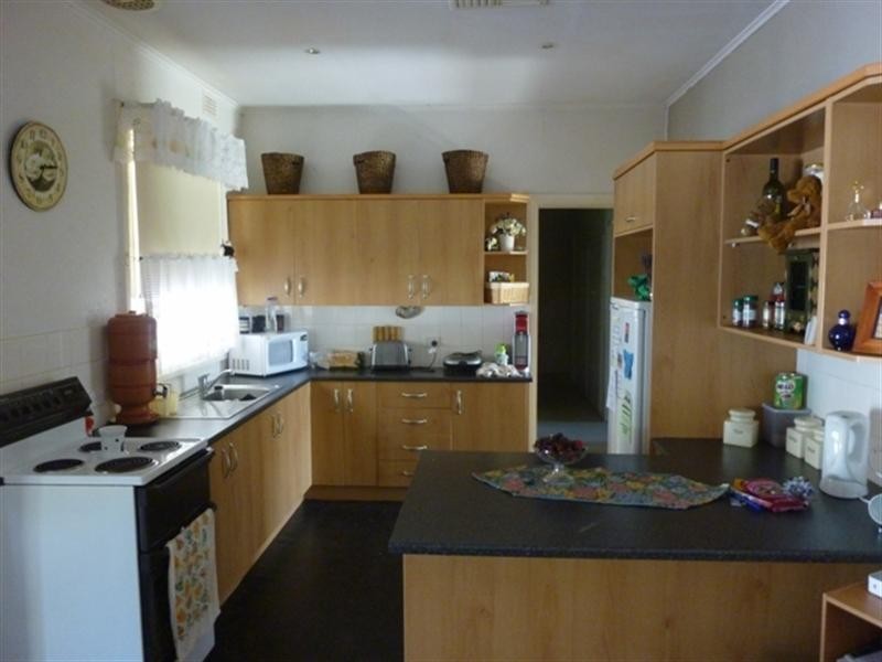 30 Daly Street, Clare SA 5453