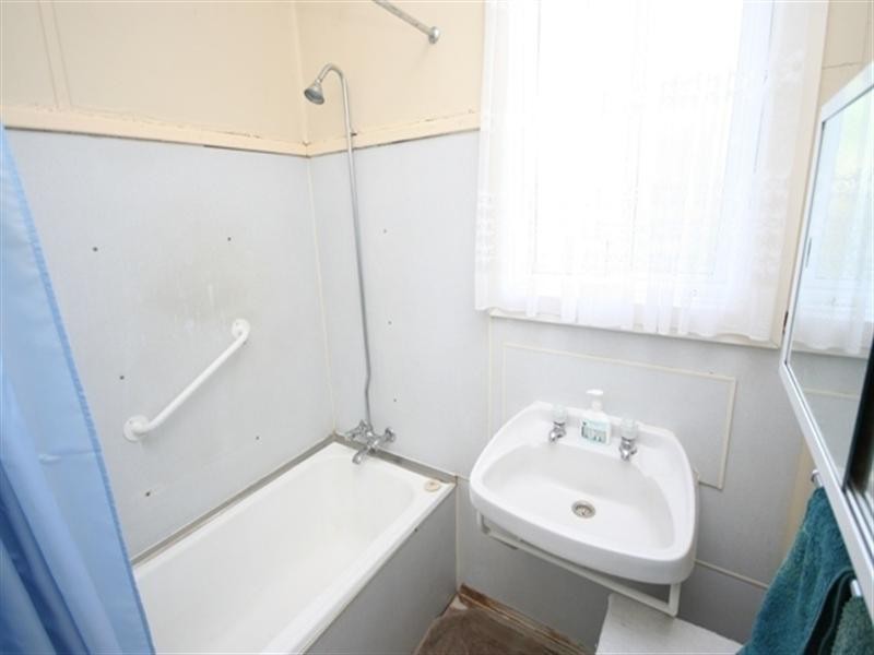 3 Kelly Street, Clare SA 5453