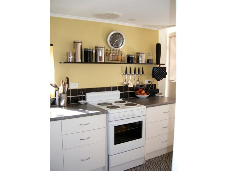 6 Helston Street, Burra SA 5417