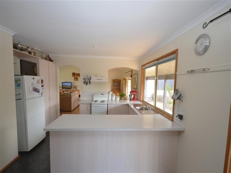 11A Henry Street, Clare SA 5453