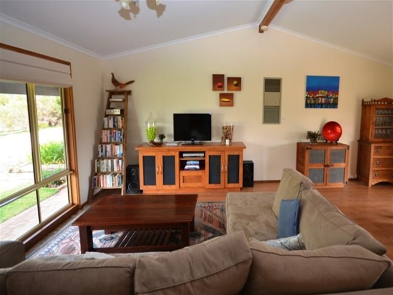 11A Henry Street, Clare SA 5453