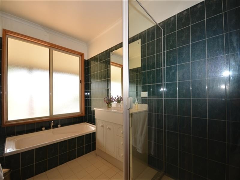 11A Henry Street, Clare SA 5453