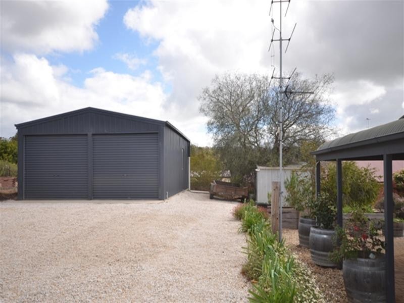 11A Henry Street, Clare SA 5453