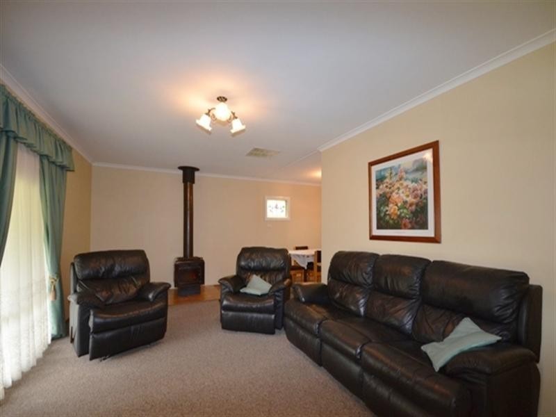 1 The Grove, Burra SA 5417