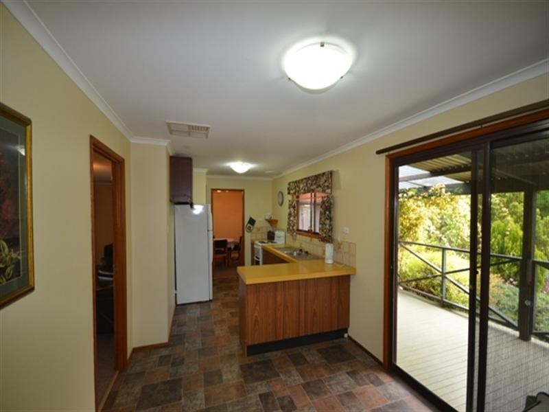 1 The Grove, Burra SA 5417