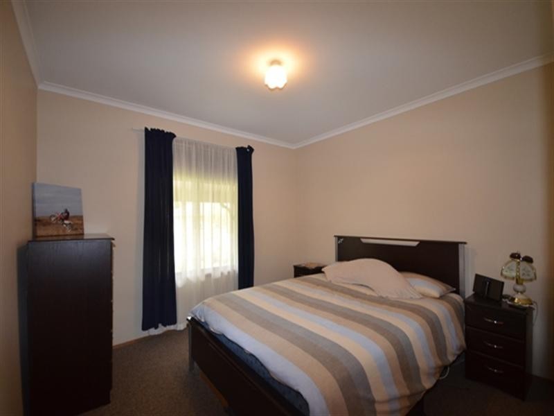 1 The Grove, Burra SA 5417