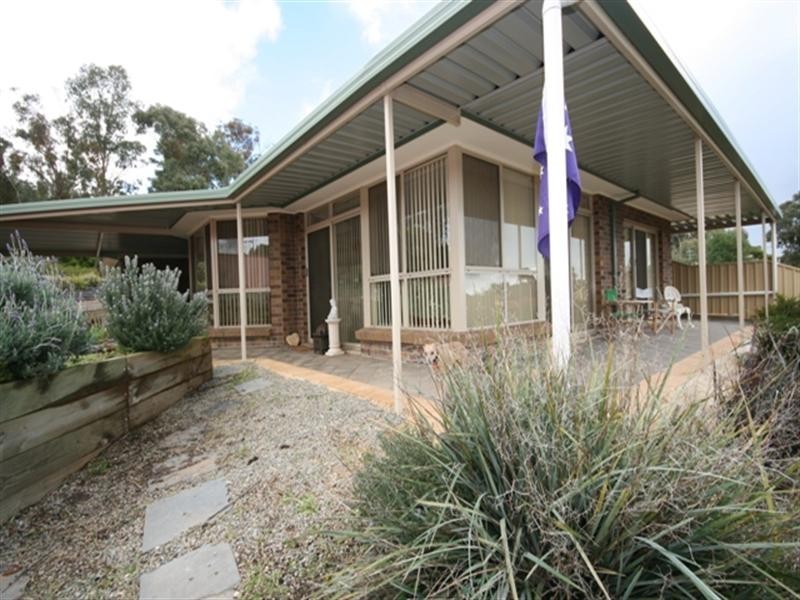 11 Bindarrah Road, Clare SA 5453