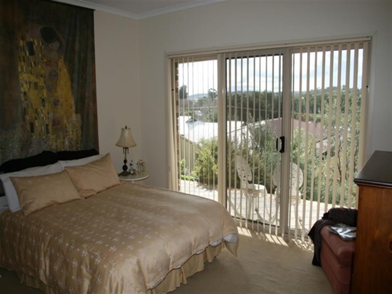 11 Bindarrah Road, Clare SA 5453