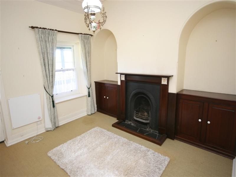 2 Penclawdd Street, Burra SA 5417