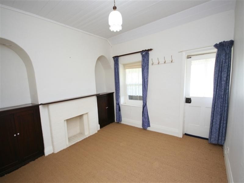 2 Penclawdd Street, Burra SA 5417