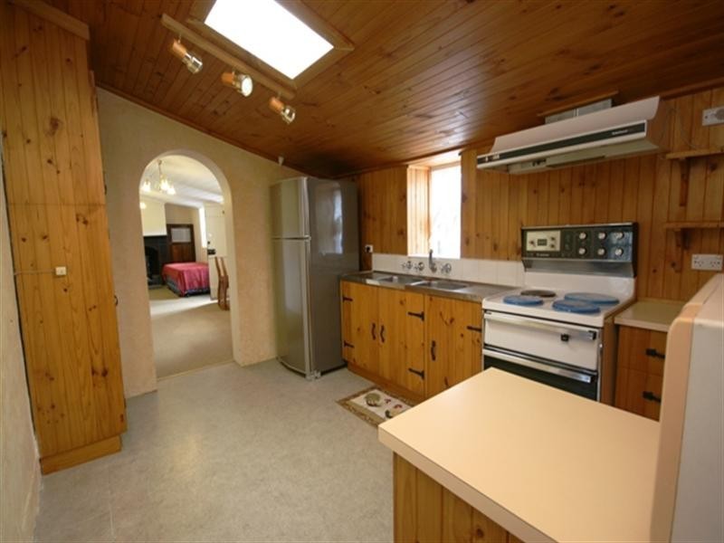 2 Penclawdd Street, Burra SA 5417