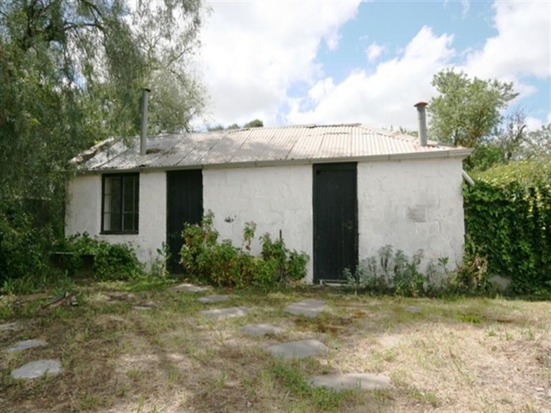 2 Penclawdd Street, Burra SA 5417