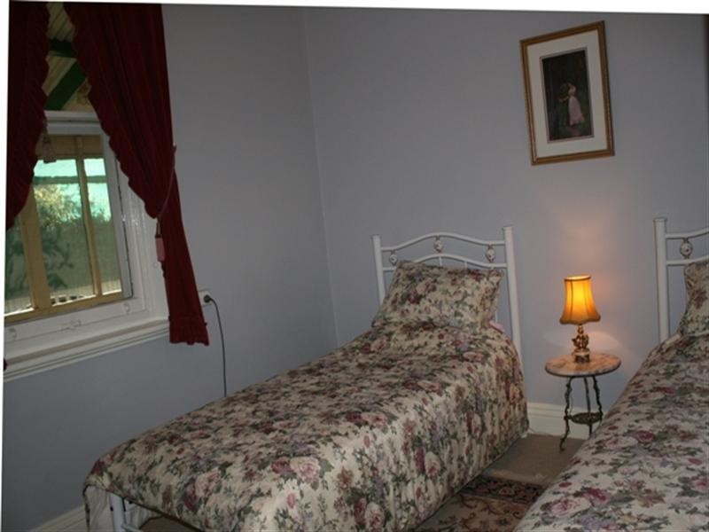 19 Commercial Street, Burra SA 5417