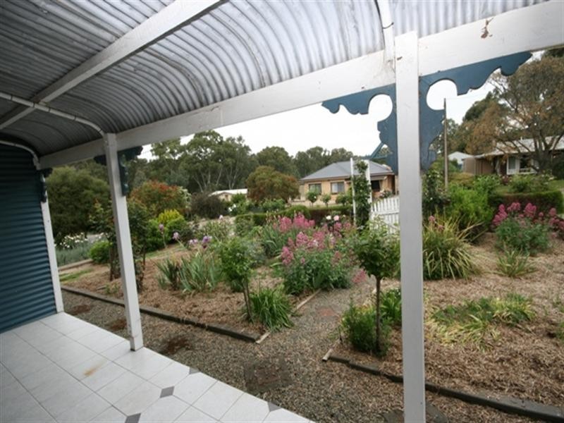 2 Stanley Street, Clare SA 5453