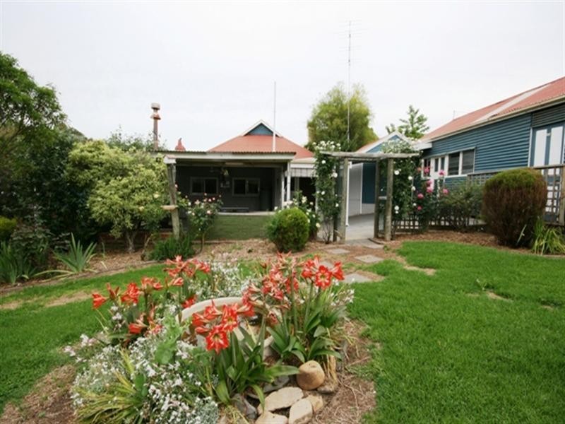 2 Stanley Street, Clare SA 5453