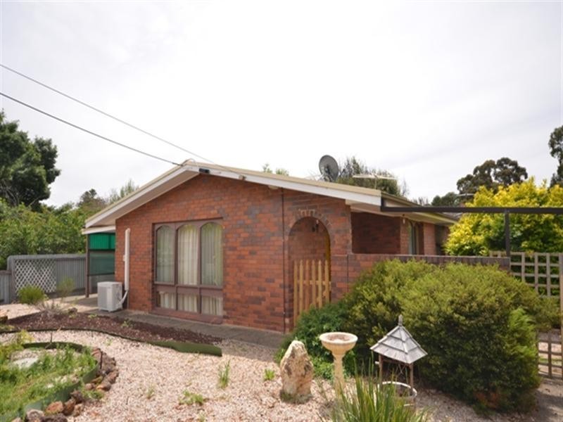10 Strickland Street, Riverton SA 5412