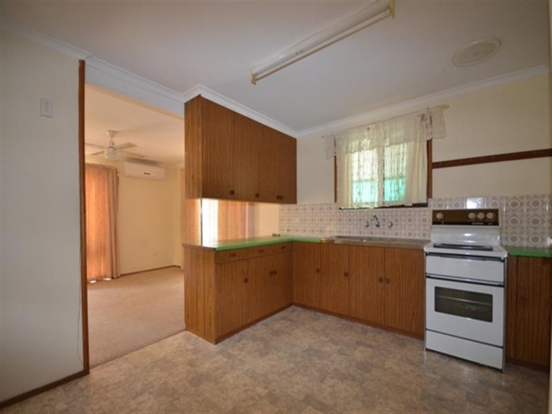 10 Strickland Street, Riverton SA 5412