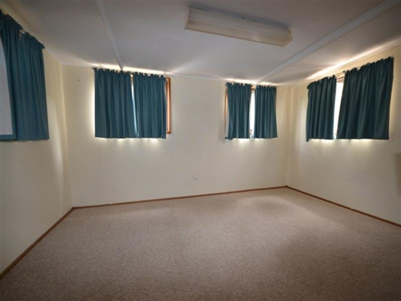 10 Strickland Street, Riverton SA 5412