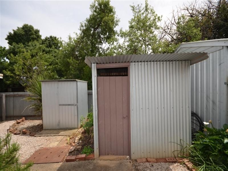 10 Strickland Street, Riverton SA 5412