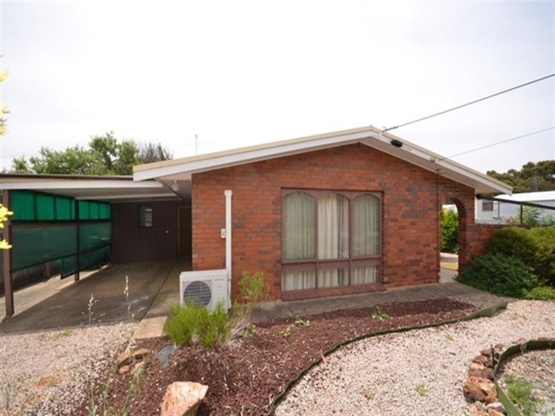 10 Strickland Street, Riverton SA 5412