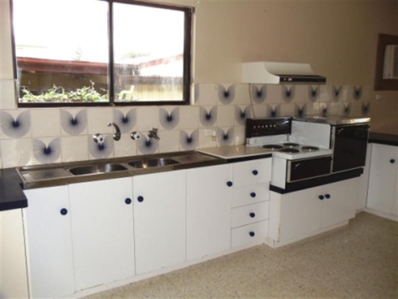 16 Yelta Street, Clinton SA 5570