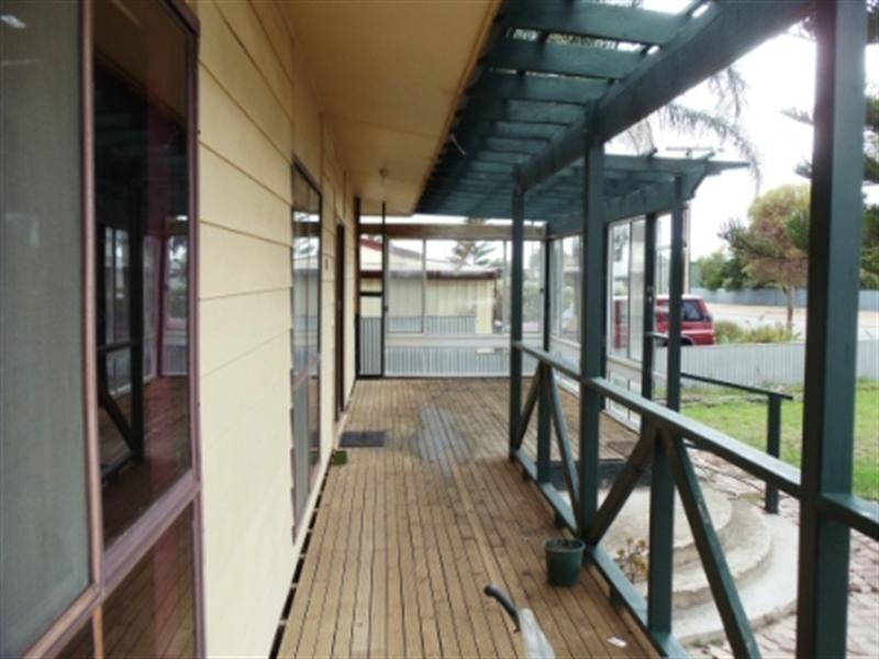 16 Yelta Street, Clinton SA 5570