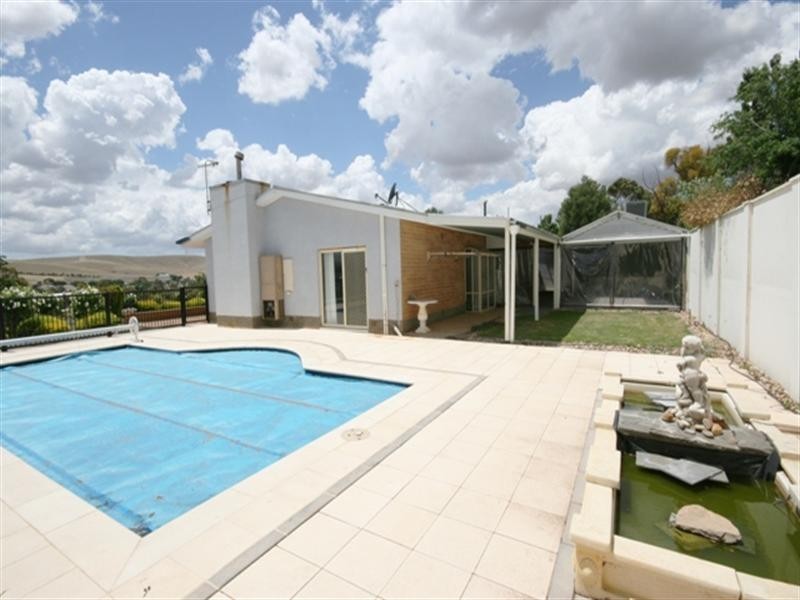 15 Mt Pleasant Road, Burra SA 5417