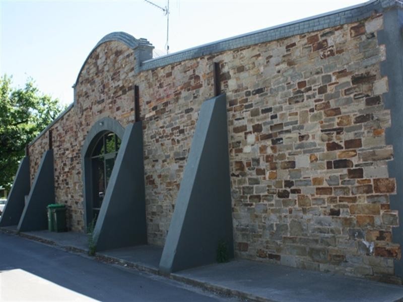 17 Lennon Street, Clare SA 5453