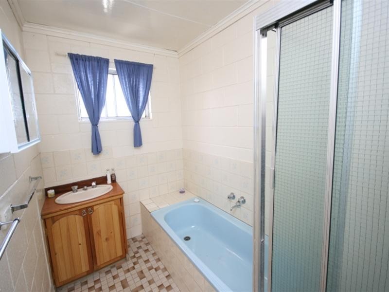 9 Lelante Street, Burra SA 5417