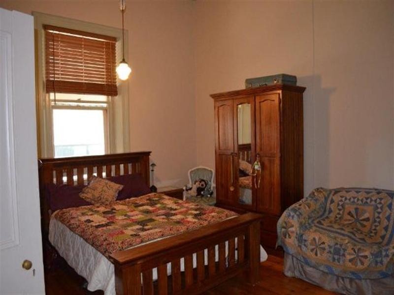 16 Burton, Clare SA 5453