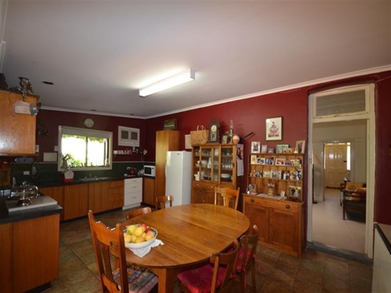 “Pinery Hut” Bumbunga via, Lochiel SA 5510