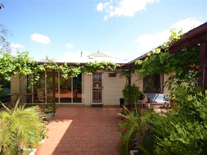 “Pinery Hut” Bumbunga via, Lochiel SA 5510