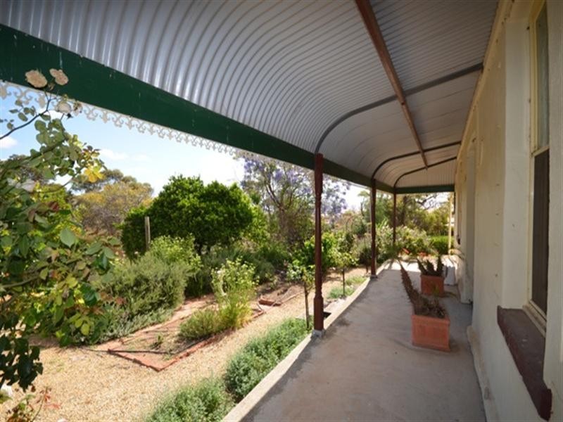 “Pinery Hut” Bumbunga via, Lochiel SA 5510