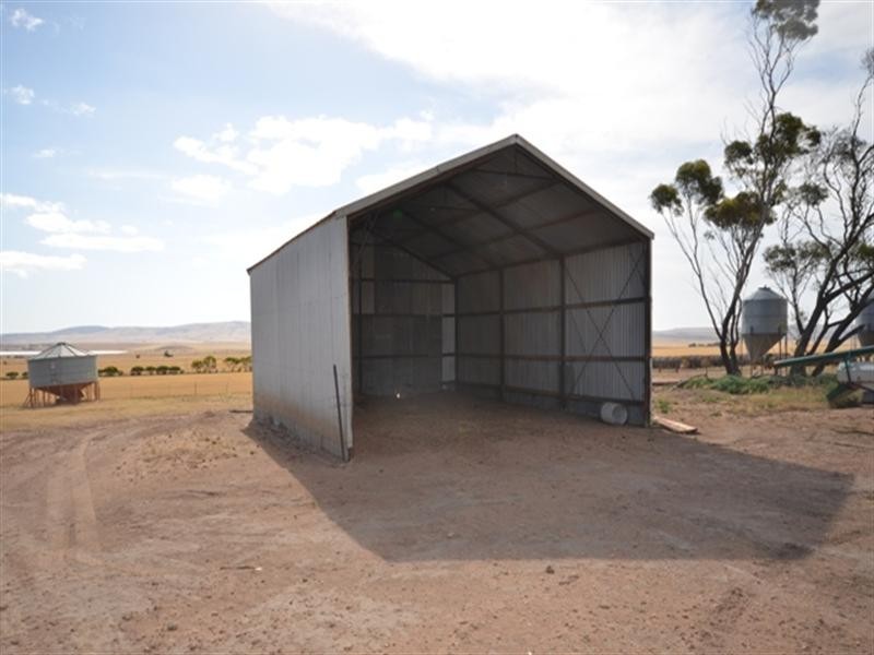 “Pinery Hut” Bumbunga via, Lochiel SA 5510