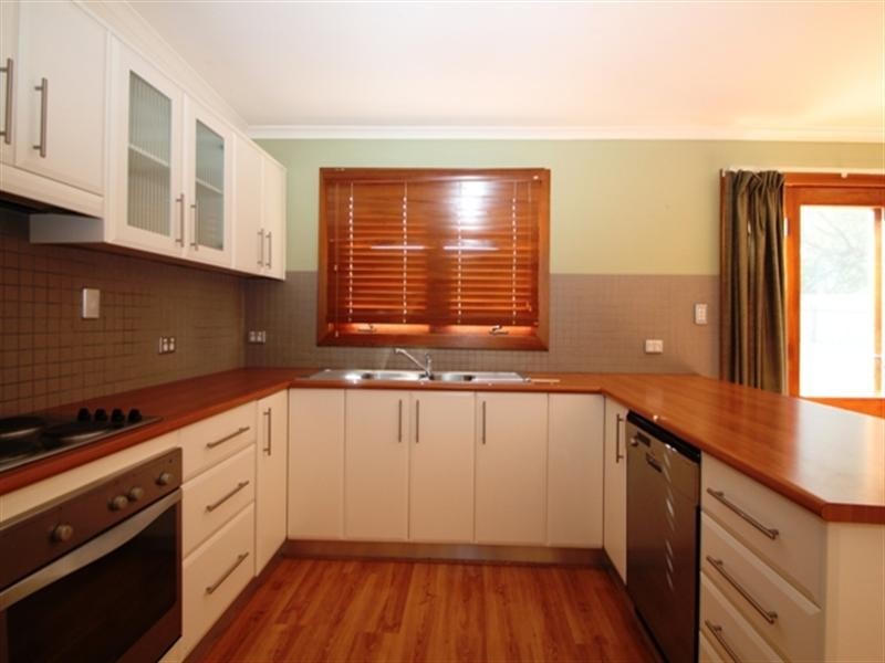 5 Bright Street, Clare SA 5453