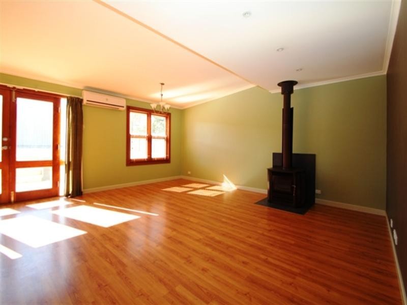 5 Bright Street, Clare SA 5453