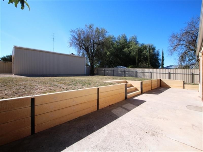 5 Bright Street, Clare SA 5453
