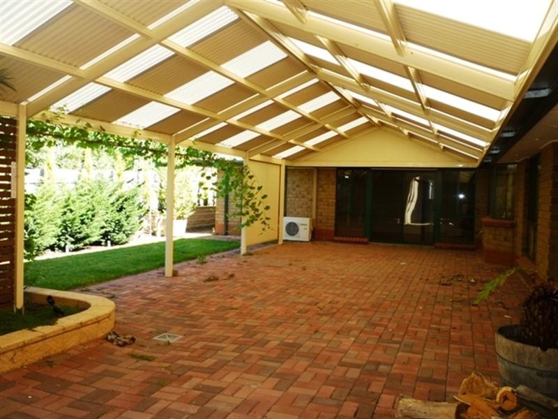 28 New Road, Clare SA 5453