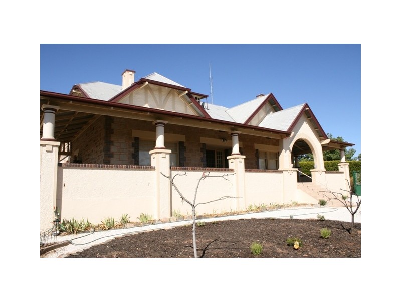 2 The Crescent, Burra SA 5417