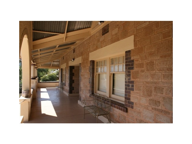 2 The Crescent, Burra SA 5417