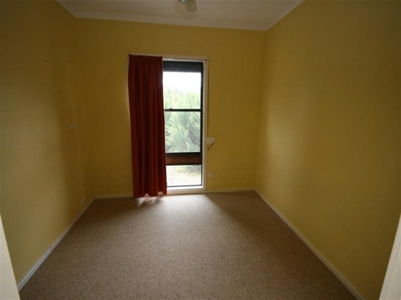 11 Kelly Street, Clare SA 5453