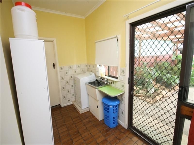 11 Kelly Street, Clare SA 5453